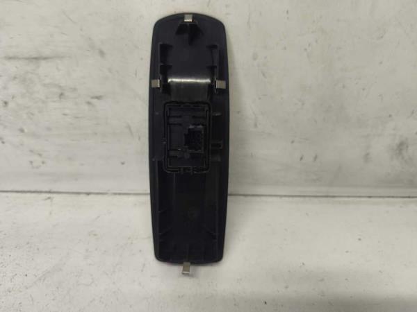 BOUTON LEVE VITRE RENAULT - Vue 2